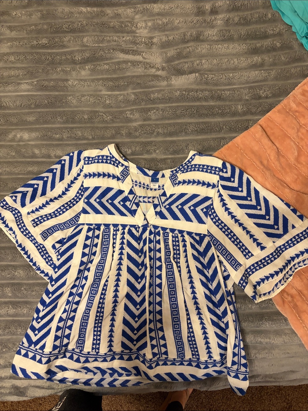Old Navy Blue and White Geometric Boho Blouse